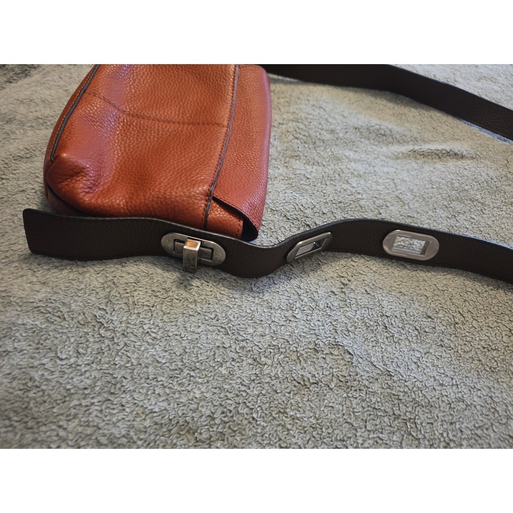 Vince Camuto Juno Leather Crossbody Bag Redwood Small Adjustable Strap Accent - Picture 9 of 9